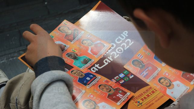 La fiebre por las figuritas Panini Qatar 2022 crece