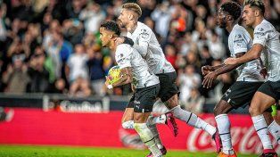 Valencia empató con Rayo Vallecano y salió de la zona de descenso