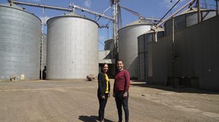María Eugenia Careaga y Lisandro Careaga, tercera generación que comanda la empresa Legumbres La Abadía.
