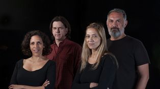 Hay equipo. El staff de “La intemperie”, que va este sábado, en dos funciones, el el CCPE.
