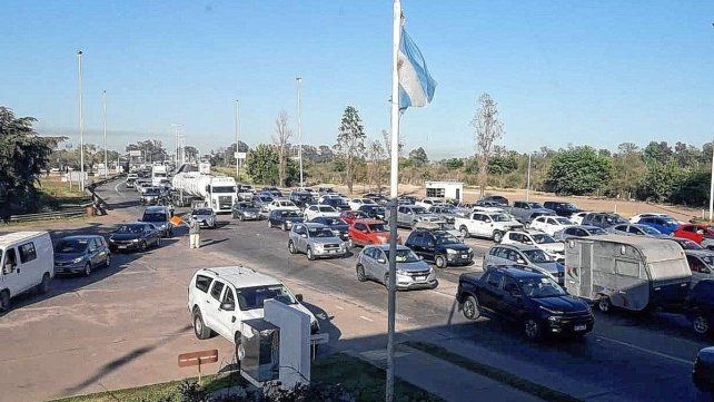 Se destaca el ingreso de un gran volumen de vehículos provenientes de Buenos Aires hacia Entre Ríos.