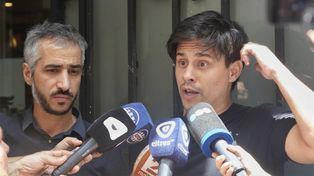 El Chino, titular del bar Abarrote, dio detalles a la prensa de estado de salud de Maximiliano Bulgubure, el honre herido en su local tras recibir un piedrazo en la cabeza.