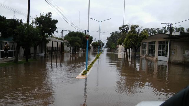 Hubo vientos de más de 120 km/h en Frontera y voladura de 25 techos