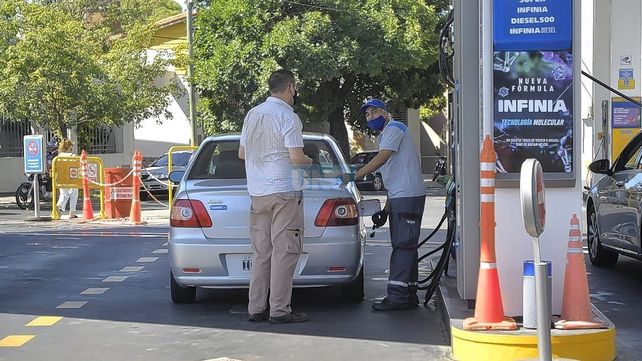 Naftas: YPF aumentó un 9% el precio de sus combustibles