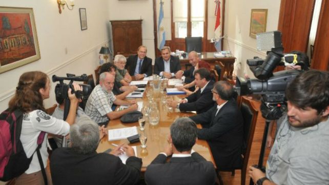 Los estatales aceptarían la oferta de aumento salarial que hizo el gobierno.&nbsp;