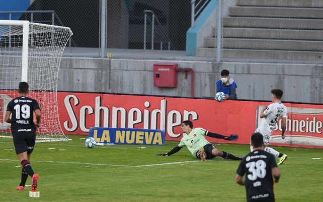 Newells: un año de despedidas y esquivo en resultados