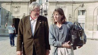 Jane Birkin con su bolso, en 1990.