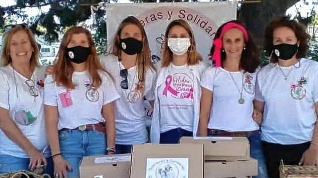 Unidas. Para mostrar el trabajo que confeccionan cada una en sus casas