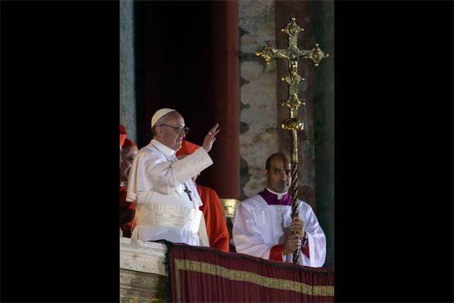En una decisión histórica, Jorge Bergoglio es el primer Papa argentino y se llamará Francisco