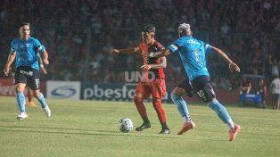 Los pibes que empujan en Colón: Ibarra y Gallay debutaron en la Primera Nacional