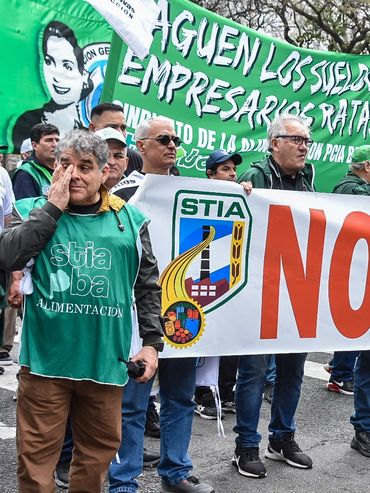 La CGT retomó su plan de lucha con una marcha en defensa de la industria