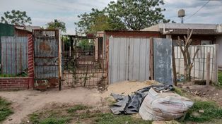 Calle 20 de Junio al 200, barrio Retiro de Fray Luis Beltrán. Allí fueron asesinadas Sabrina Verdún y su hijo Agustín, de 14 años.