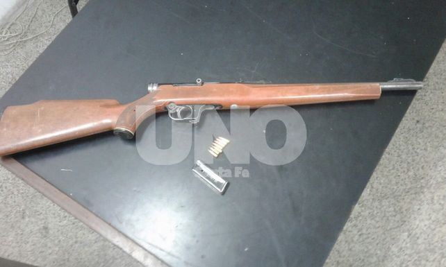 La carabina que le fue secuestrada al joven en barrio Los Troncos&nbsp;