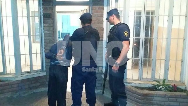 Vecinos atraparon a un violento asaltante y se lo entregaron a la policía