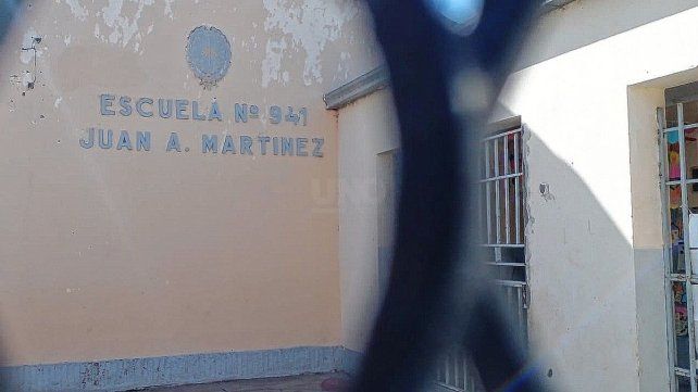 La puerta de la escuela en La Guardia