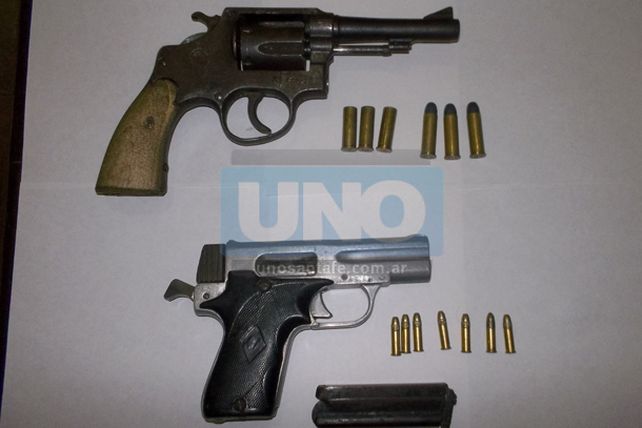 Secuestran cinco armas de fuego, y tres de ellas son de guerra en procedimientos locales