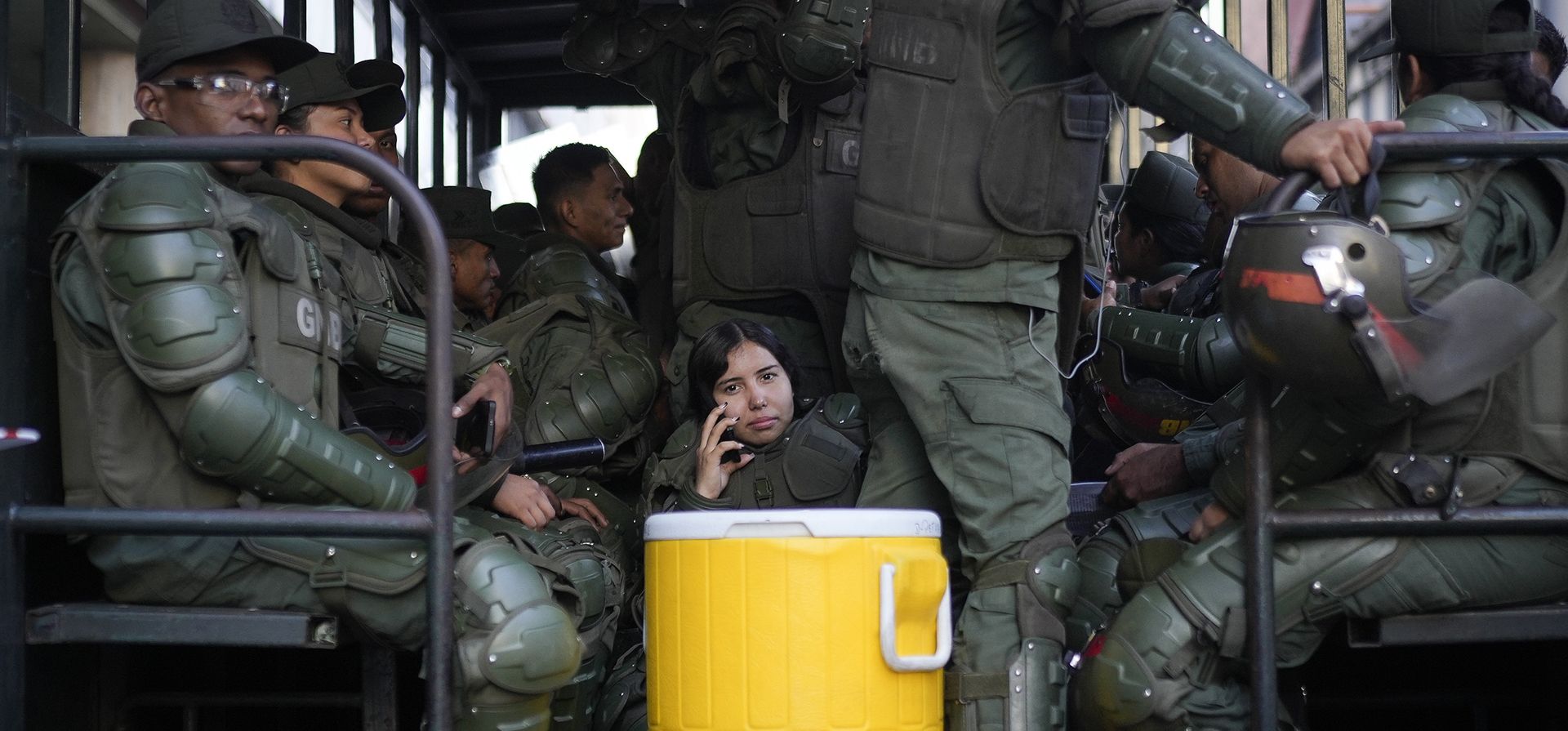 Guardias nacionales viajan en un camión en Caracas, Venezuela, el viernes 26 de julio de 2024. Las elecciones presidenciales están programadas para el 28 de julio. (Foto AP/Matias Delacroix) Guardias nacionales viajan en un camión en Caracas, Venezuela, el viernes 26 de julio de 2024. Las elecciones presidenciales están programadas para el 28 de julio. (Foto AP/Matias Delacroix)