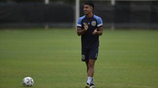 Agustín Toledo ingresa para reforzar el anillo central en el equipo de Russo.