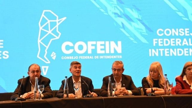 Cumbre de intendentes de todo el país contra el ajuste de Milei: aseguran que se sostiene con el despojo a provincias y municipios
