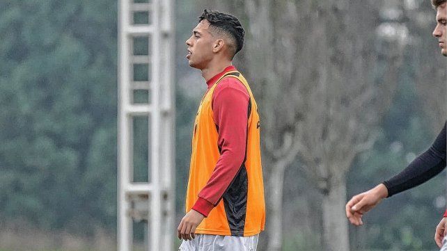 Carlos Arrúa, la primera baja en los entrenamientos de Colón