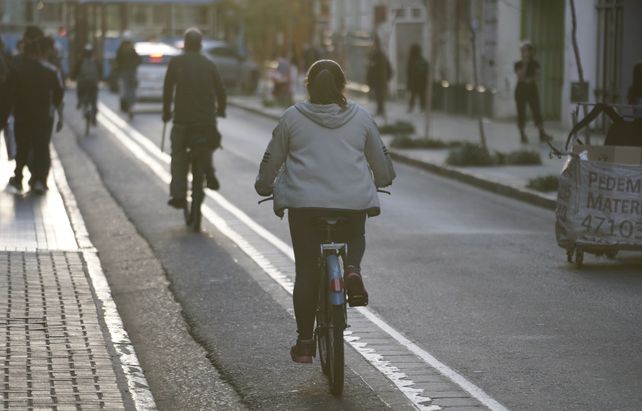 La propuesta de eliminar la bicisenda de Rioja fue rechazada por ciclistas y por el Instituto de Transporte de la UNR