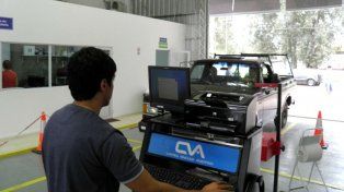 En Santa Fe, casi la mitad de los dueños de autos no cumple la revisión técnica vehicular