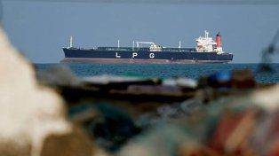 Irán abrió el paso para buques comerciales por el estrecho de Ormuz