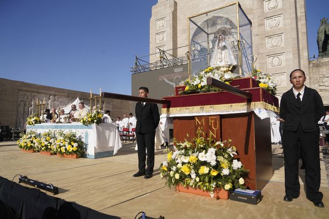 La&nbsp; imagen de la Virgen del Rosario encabezó la celebración.