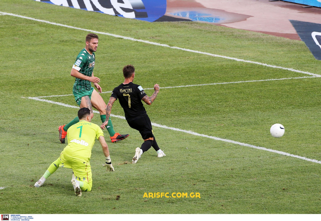 Aris Salónica ganó con gol argentino y es líder en Grecia