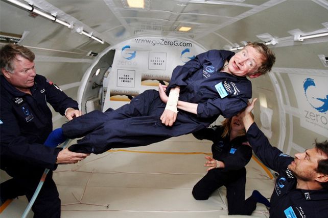 Hawking: “Habrá que escapar de este planeta”