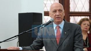 Bonfatti presentó un proyecto para endeudarse por U$S 500 millones