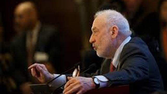 Joseph Stiglitz consideró que el acuerdo permitirá que la economía argentina crezca.