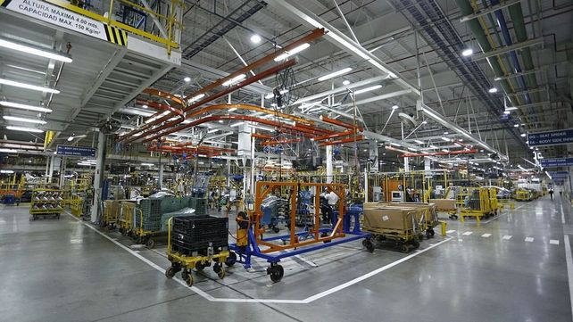 La industria automotriz y las autopartistas son otros dos nichos golpeados en volumen de producción.
