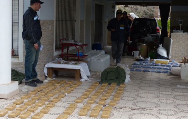 Procesan a ex jefe policial por proteger a un narco