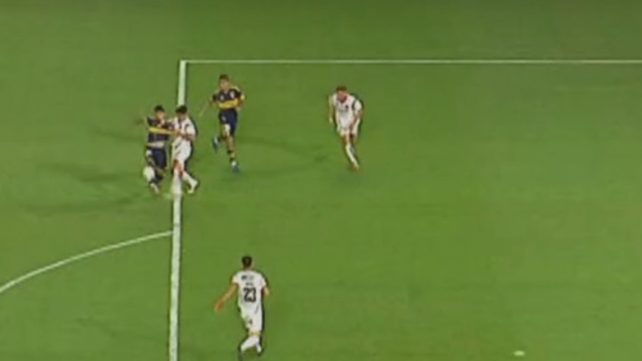 La imagen de la TV no despeja las dudas en el penal que Darío Herrera le dio a Boca y significó el 2-0 a Newell's.