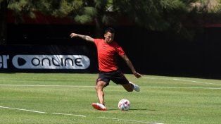 Vangioni tuvo una distensión y se perderá el inicio del torneo.