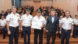 La policía reconoció a funcionarios destacados de la fuerza