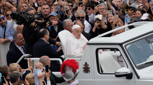 El Papa Francisco durante su último paseo por la plaza de San Pedro, el domingo 20 de abril del 2025.&nbsp;