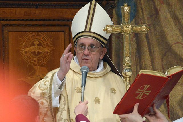 El Papa Francisco pidió ante los cardenales no caer ante el pesimismo y el desánimo