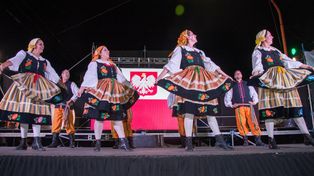 Para el&nbsp;28 de febrero&nbsp;se programó la&nbsp;“Noche de colectividades”&nbsp;con propuestas gastronómicas y artísticas por parte de las colectividades participantes, ballets folklóricos, músicos locales, desde las 18 en Pueblo Nuevo (Av. Argentina y Buenamessón) con entrada libre y gratuita.&nbsp;