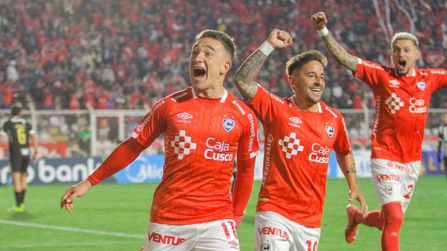 La alegría de Neri Bandiera luego de convertir el gol que le daría la victoria a Cienciano ante Atlético Mineiro.