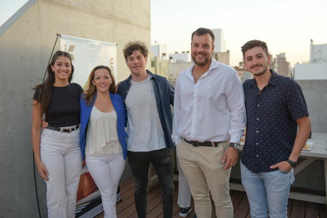 Paula Navarini, Laura Casasola, Damián Levitón, Néstor Gabas y Ezequiel Pérez