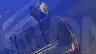 El video del momento en que le encontraron al exsenador Kueider los USD 200.000