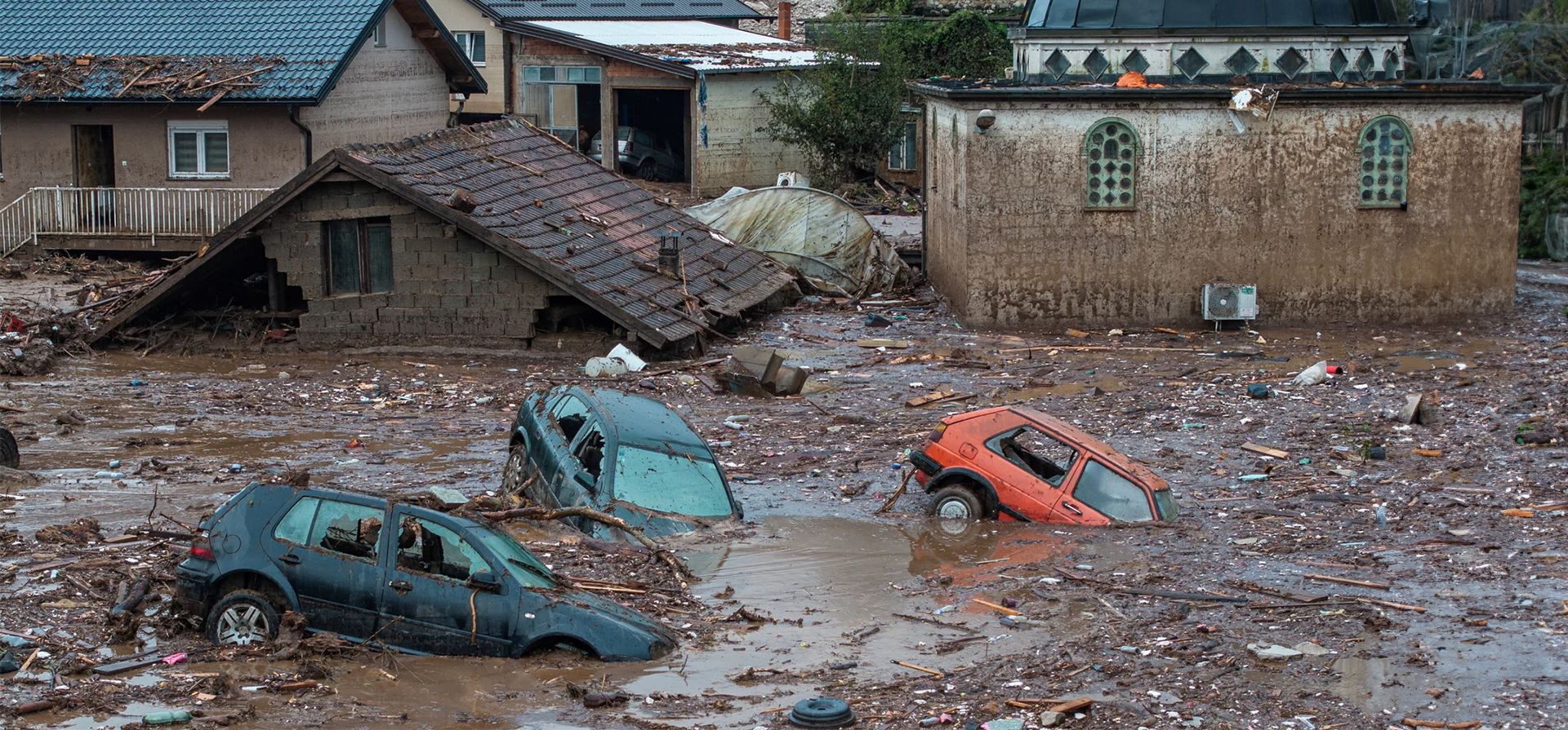 Las secuelas de las inundaciones y deslizamientos de tierra en el pueblo, Donja Jablanica, Bosnia. Fotografía: Marko urica/Reuters Las secuelas de las inundaciones y deslizamientos de tierra en el pueblo, Donja Jablanica, Bosnia. Fotografía: Marko urica/Reuters