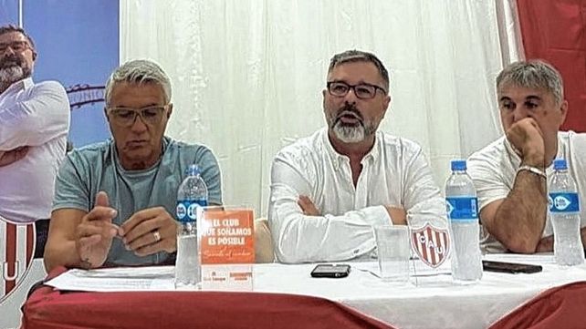 José Pepe Castro le apuntó a los votantes de Luis Sphan.