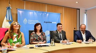 La ministra de Trabajo, Raquel Olmos, presidió la reunión del consejo que tuvo a los participantes gremiales y empresariales en forma virtual.