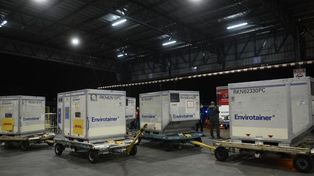 El viernes y sábado llegarán 54.500 vacunas AstraZeneca a nuestra provincia