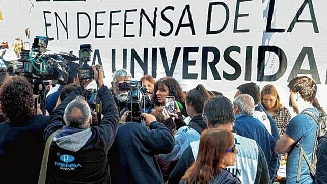 Paro universitario: docentes y no docentes de Santa Fe reclaman por salarios y financiamiento