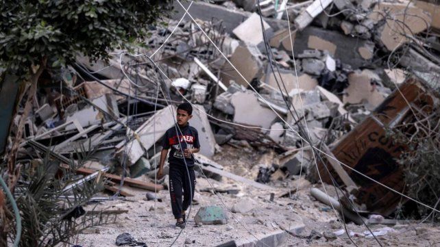 Pese a la alarma internacional Israel desoye la tregua e intensifica su ofensiva en Gaza. Los bombardeos mataron a otras 40 personas y tomaron un hospital