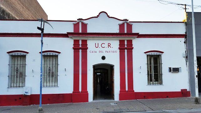 La UCR Entre Ríos denunció hostigamiento y agresiones por parte de la Multisectorial hacia sus legisladores.